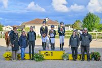 Einfacher_Reiterwettbewerb_vl_Lotti_Kunz_Richterin_Stefanie_Hunziker_Marisa_Hengartner_Lena_Niederer_Silber_Emma_Chloé_Strehle_Gold_Cilia_Bollet